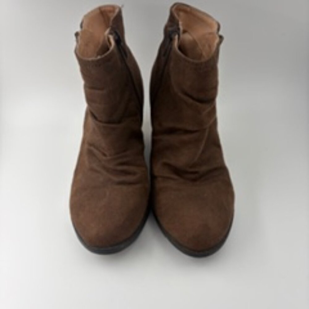 Diba Brown Suede Ankle Boots with a Block Heel and Side Zipper Size 5.5M - Picture 3 of 8